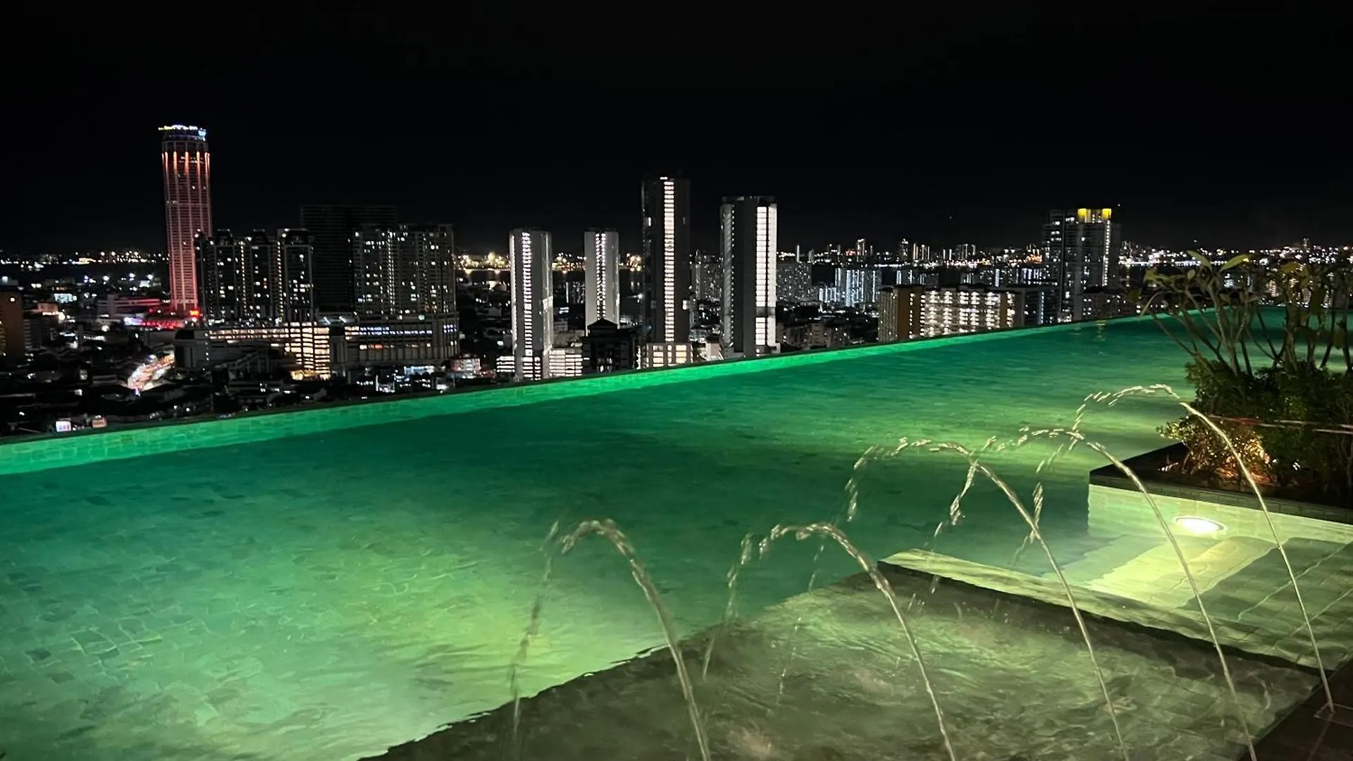 Georgetown#Amazing Skypool#Modern & Elegant Suite# 0*, George Town Malaysia